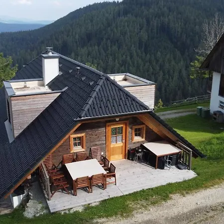 Beim Bergbauer 度假居 *